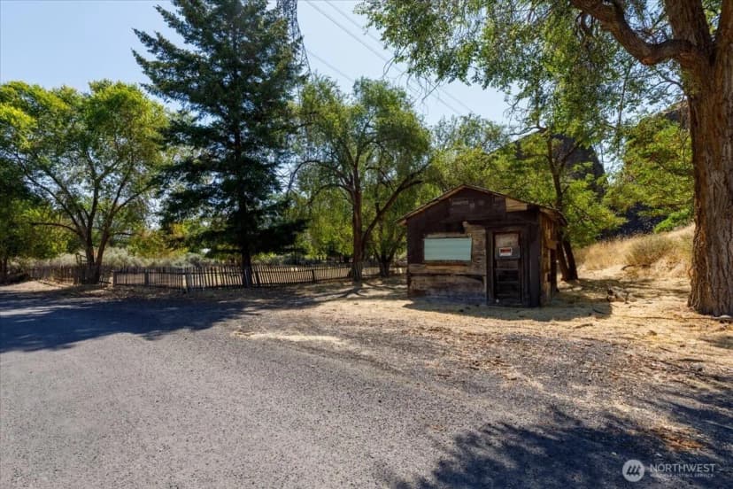 Property photo for 22007 Ne Pleasant Valley Road, Grand Coulee photo 6
