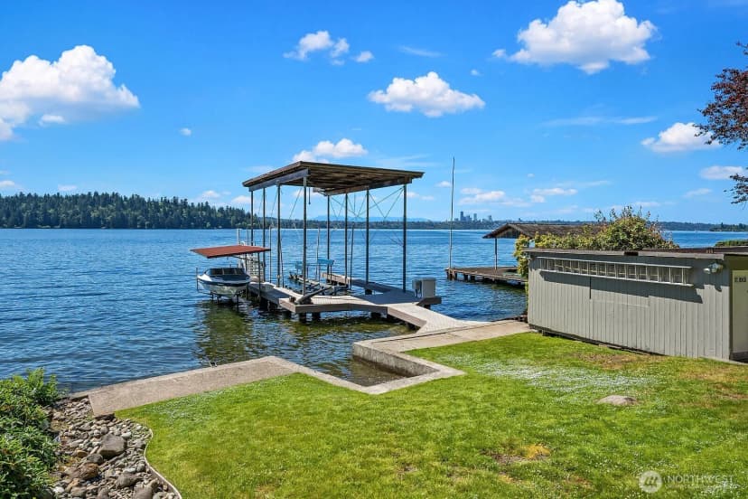 Property photo for 4835 Forest Avenue Se, Mercer Island photo 9
