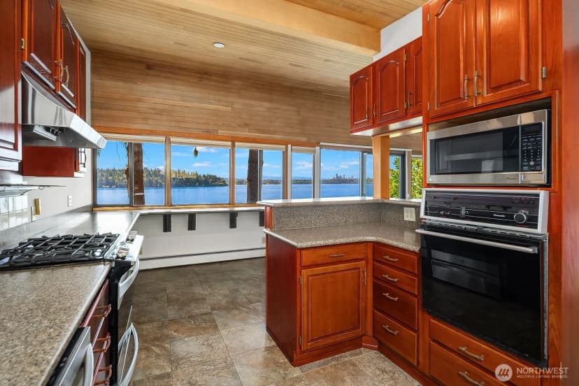Property photo for 4835 Forest Avenue Se, Mercer Island photo 6
