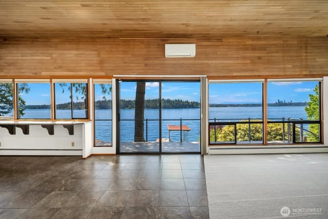 Property photo for 4835 Forest Avenue Se, Mercer Island photo 3