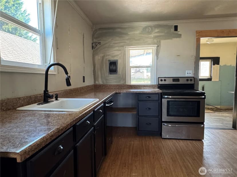 Property photo for 4727 Ocean Beach Highway, Longview photo 10