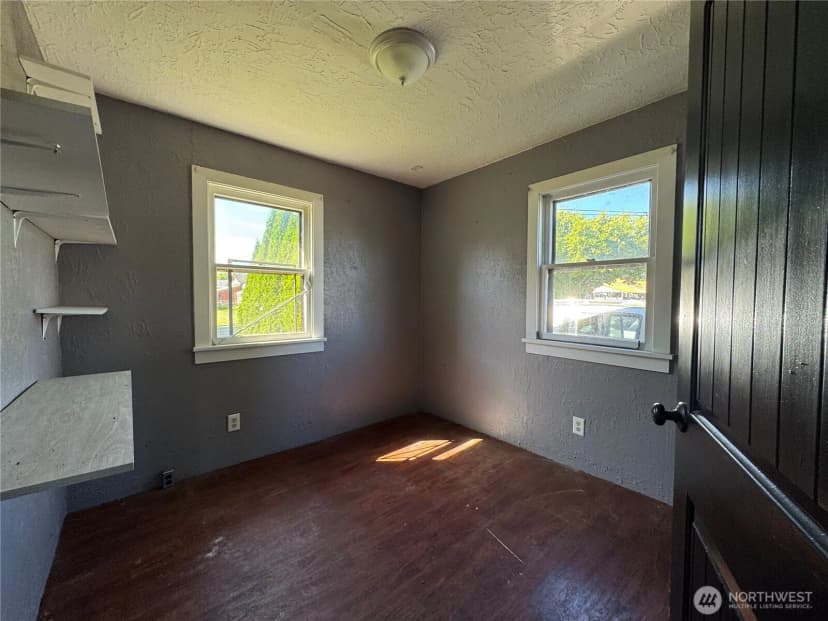 Property photo for 4727 Ocean Beach Highway, Longview photo 7