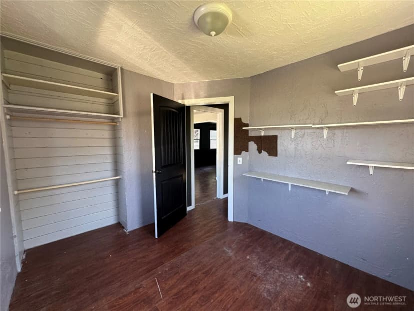 Property photo for 4727 Ocean Beach Highway, Longview photo 6