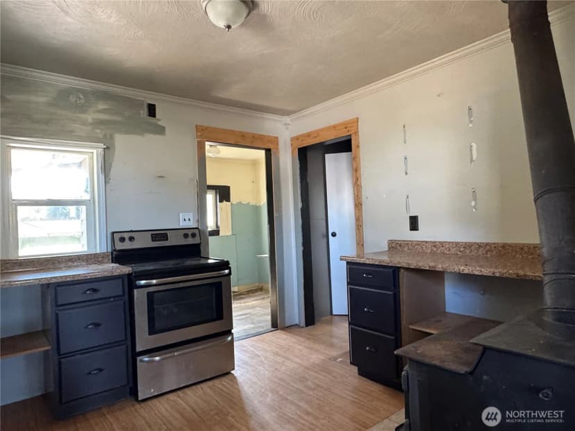 Property photo for 4727 Ocean Beach Highway, Longview photo 12