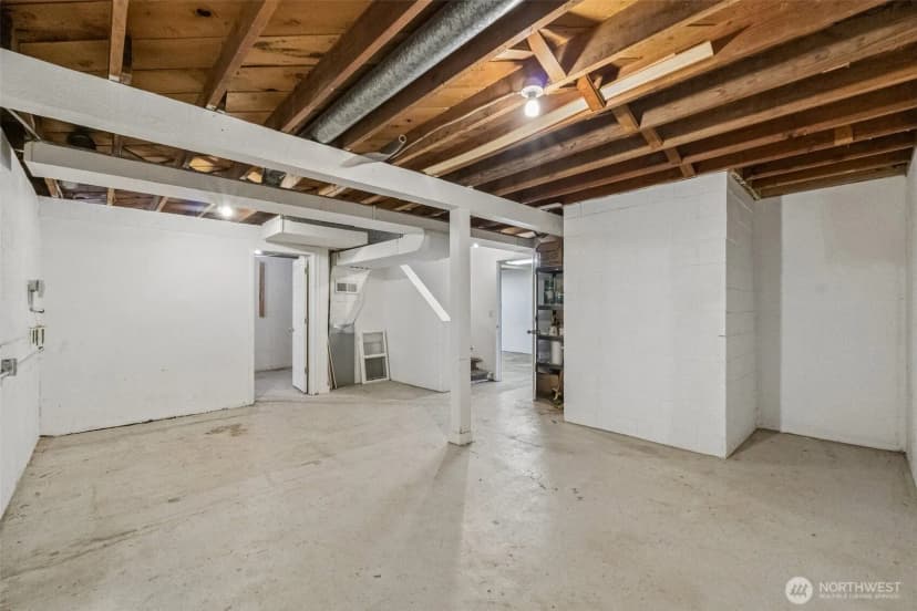 Property photo for 10235 33rd Avenue Sw, Seattle photo 8