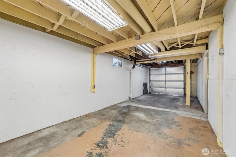 Property photo for 10235 33rd Avenue Sw, Seattle photo 9