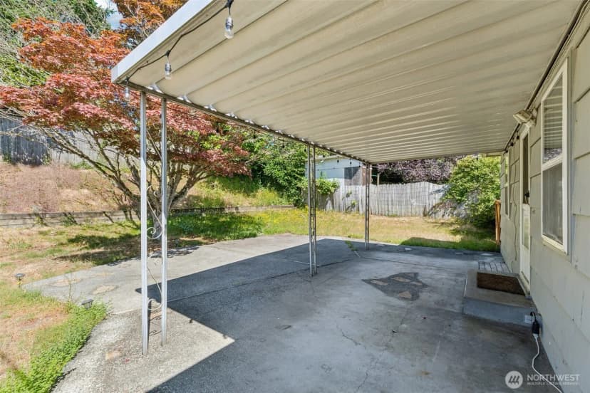 Property photo for 10235 33rd Avenue Sw, Seattle photo 11