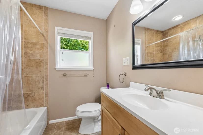 Property photo for 10235 33rd Avenue Sw, Seattle photo 6