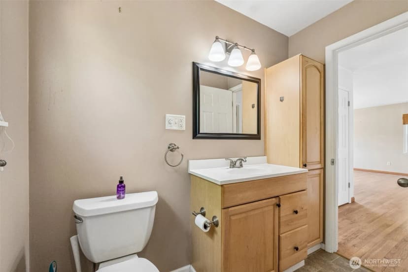 Property photo for 10235 33rd Avenue Sw, Seattle photo 7