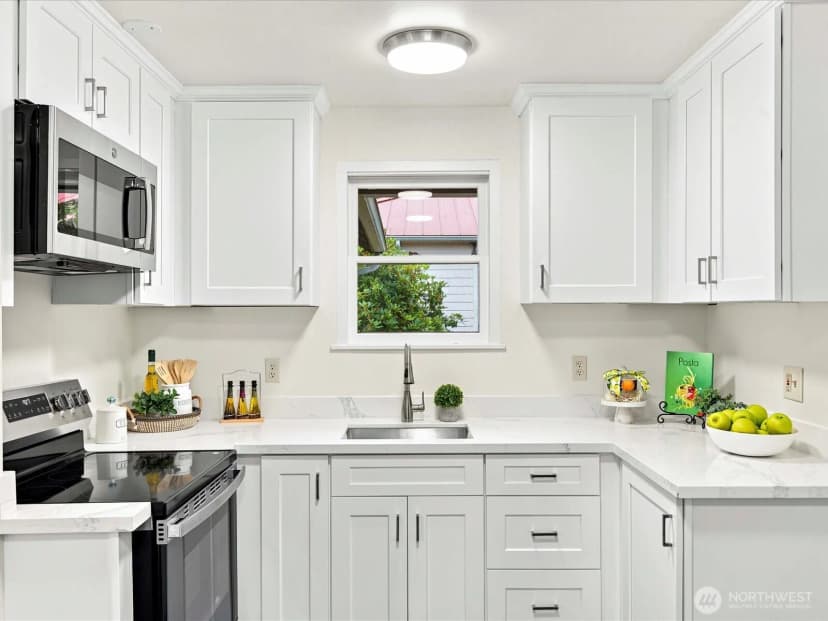 Property photo for 8848 13th Avenue Sw, Seattle photo 12