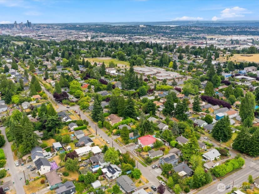 Property photo for 8848 13th Avenue Sw, Seattle photo 32