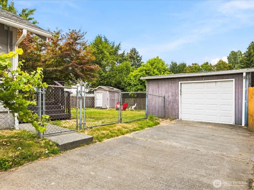 Property photo for 8848 13th Avenue Sw, Seattle photo 25