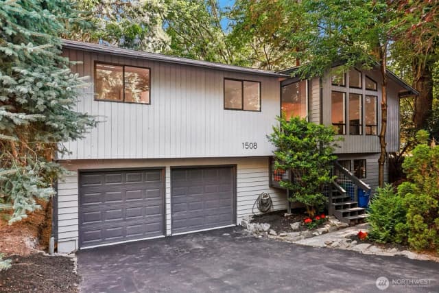 Property photo for 1508 Ne Brockman Place, Seattle photo 2