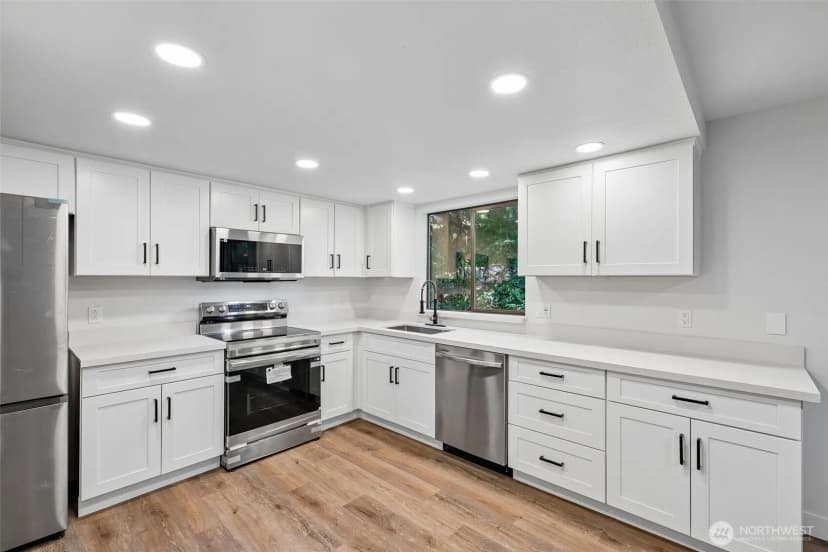 Property photo for 1508 Ne Brockman Place, Seattle photo 3