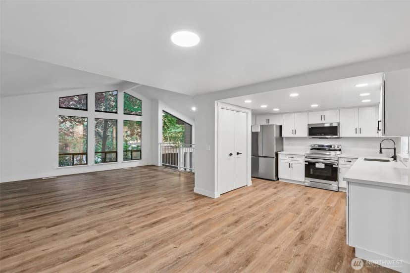 Property photo for 1508 Ne Brockman Place, Seattle photo 9
