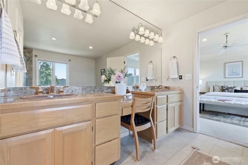 Property photo for 4123 205 Avenue Se, Sammamish photo 14