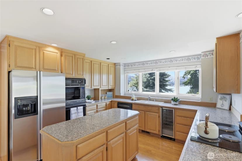 Property photo for 4123 205 Avenue Se, Sammamish photo 6