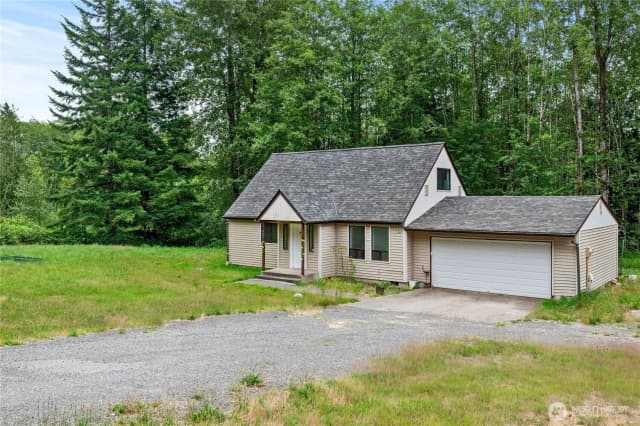 Property photo for 3857 Creek View Court Se, Port Orchard photo 4