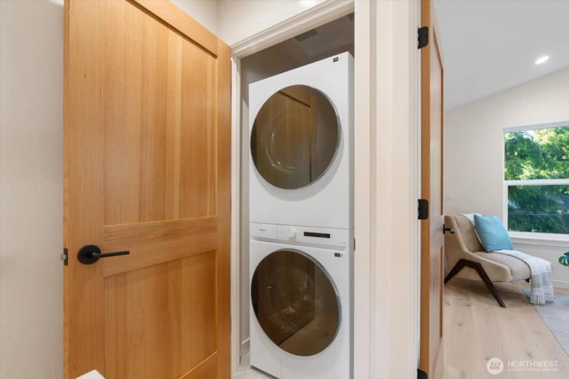 Property photo for 3704 Ne 137th Street, Seattle photo 6