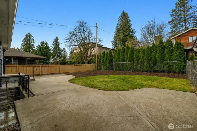 Property photo for 10723 Densmore Avenue N, Seattle photo 40