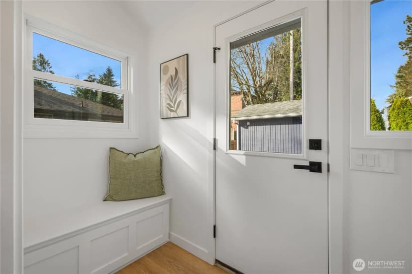 Property photo for 10723 Densmore Avenue N, Seattle photo 12