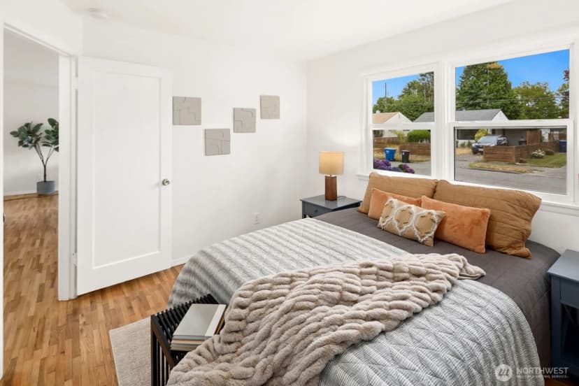 Property photo for 9261 31st Avenue Sw, Seattle photo 11