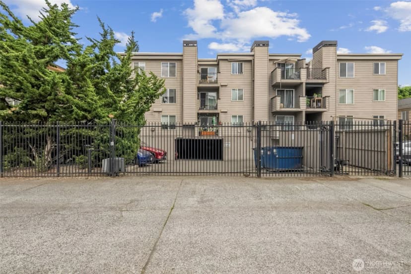 Property photo for 4831 Fauntleroy Way Sw #103, Seattle photo 20