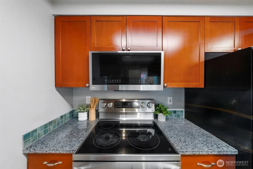 Property photo for 4831 Fauntleroy Way Sw #103, Seattle photo 16