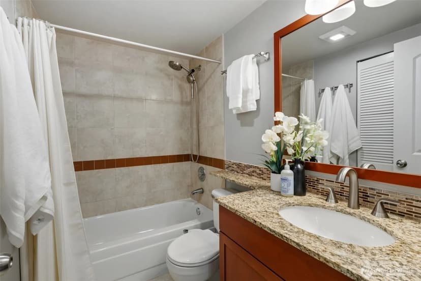 Property photo for 4831 Fauntleroy Way Sw #103, Seattle photo 8