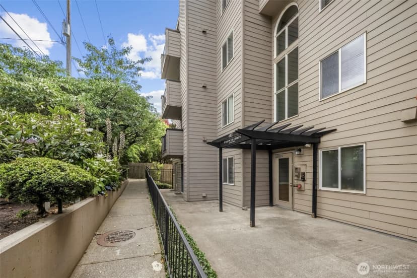 Property photo for 4831 Fauntleroy Way Sw #103, Seattle photo 22