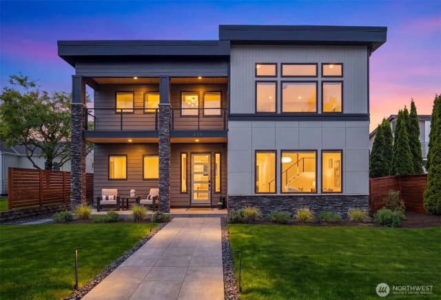 Property photo for 635 17th Avenue W, Kirkland