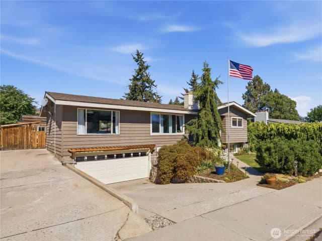 Property photo for 1116 Wedgewood Avenue, Wenatchee photo 2