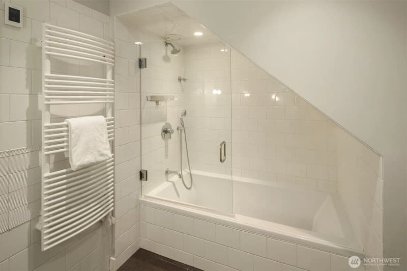 Property photo for 2612 1st Avenue N, Seattle photo 25