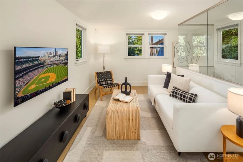 Property photo for 2612 1st Avenue N, Seattle photo 15