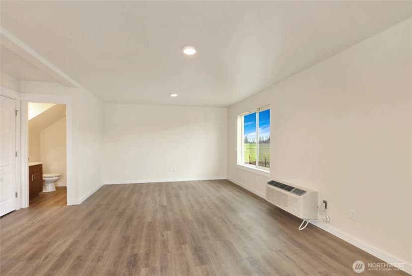 Property photo for 404 Front Street, Sumas photo 12