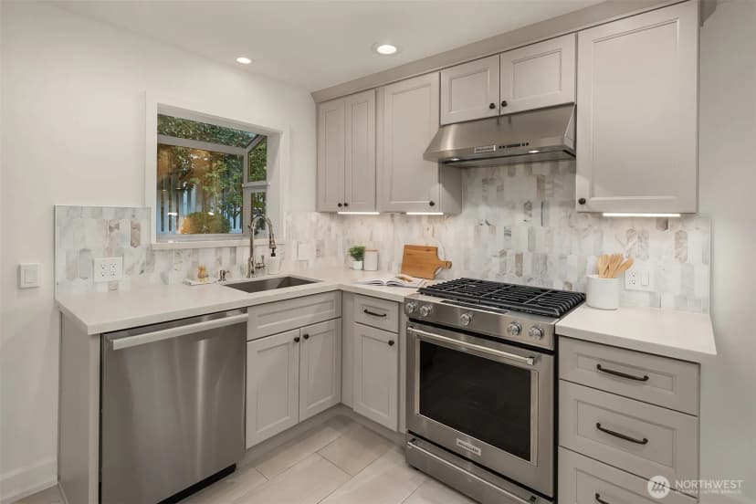 Property photo for 1021 Mcgilvra Boulevard E, Seattle photo 12