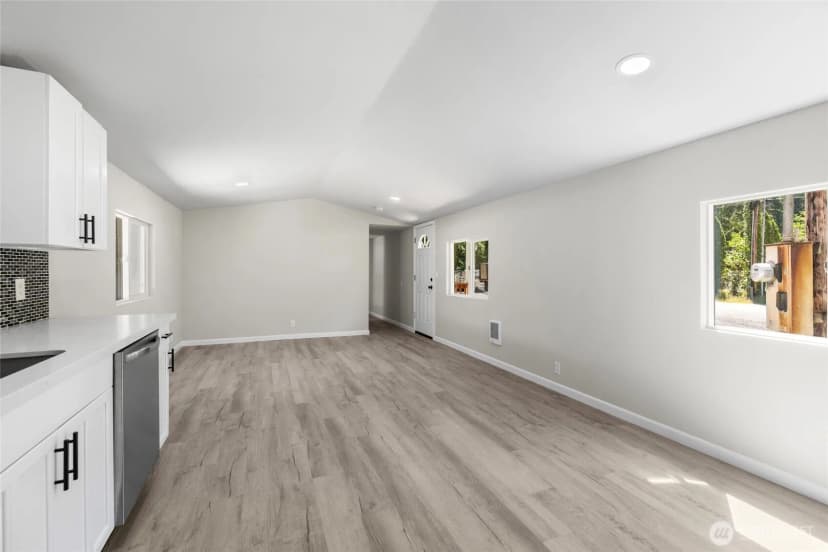 Property photo for 42129 Pine Street, Concrete photo 12