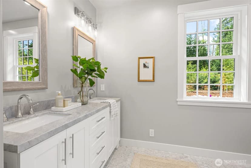 Property photo for 7077 Ne Ridge Lane, Bainbridge Island photo 13