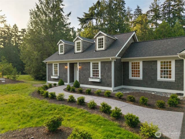 Property photo for 7077 Ne Ridge Lane, Bainbridge Island photo 4
