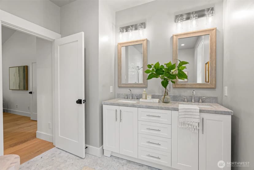 Property photo for 7077 Ne Ridge Lane, Bainbridge Island photo 15