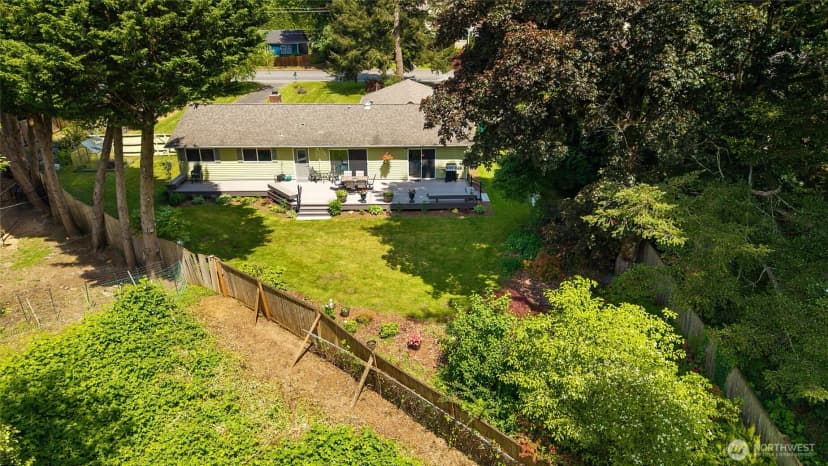 Property photo for 975 Front Street S, Issaquah photo 35