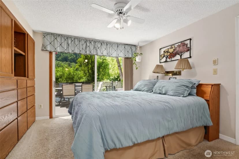 Property photo for 975 Front Street S, Issaquah photo 20