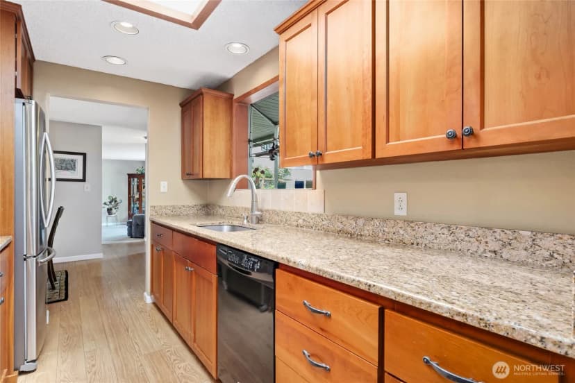 Property photo for 975 Front Street S, Issaquah photo 12