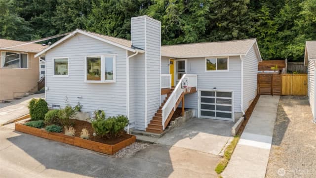 Property photo for 5423 31st Avenue Sw, Seattle photo 3