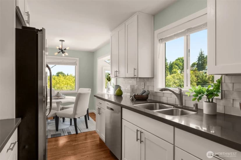 Property photo for 5423 31st Avenue Sw, Seattle photo 12