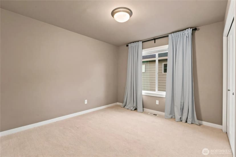 Property photo for 13932 131st Lane Ne, Kirkland photo 32