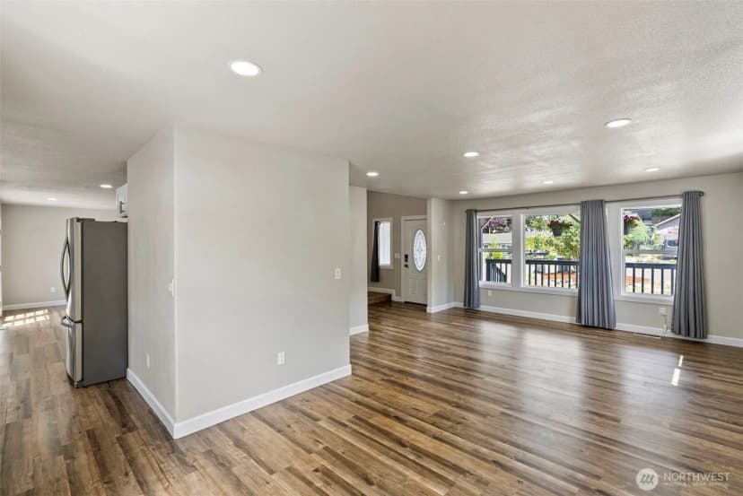 Property photo for 1424 West Avenue, Port Orchard photo 9