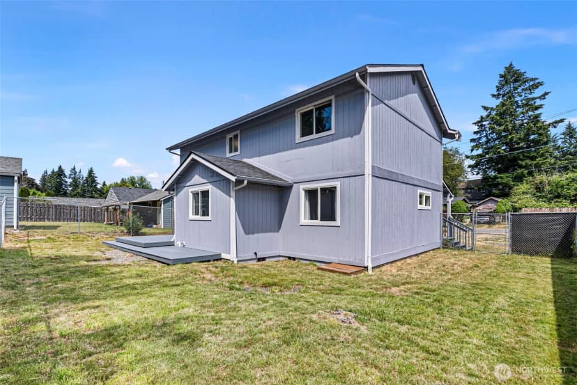Property photo for 1424 West Avenue, Port Orchard photo 32