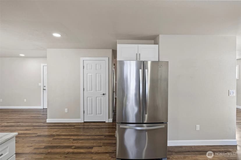 Property photo for 1424 West Avenue, Port Orchard photo 12