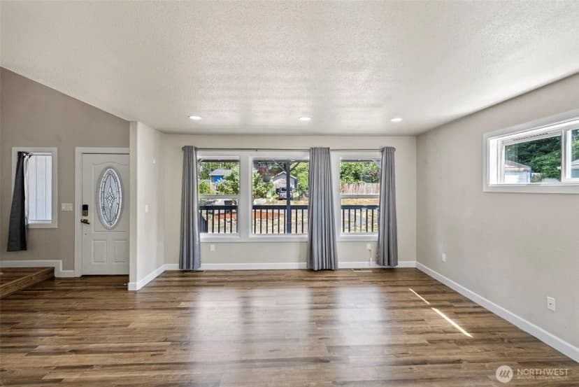 Property photo for 1424 West Avenue, Port Orchard photo 7